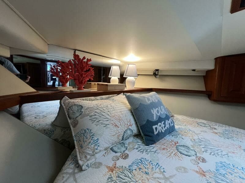 1990 Viking 48 Convertible