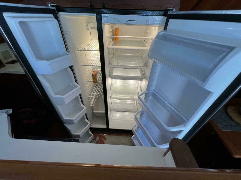 1990 Viking 48 Convertible