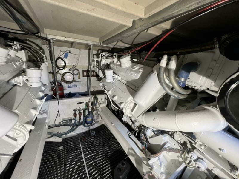 1990 Viking 48 Convertible