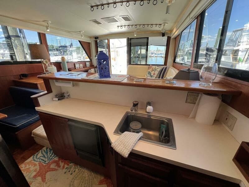 1990 Viking 48 Convertible