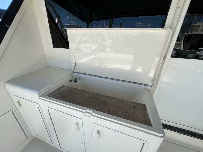 1990 Viking 48 Convertible