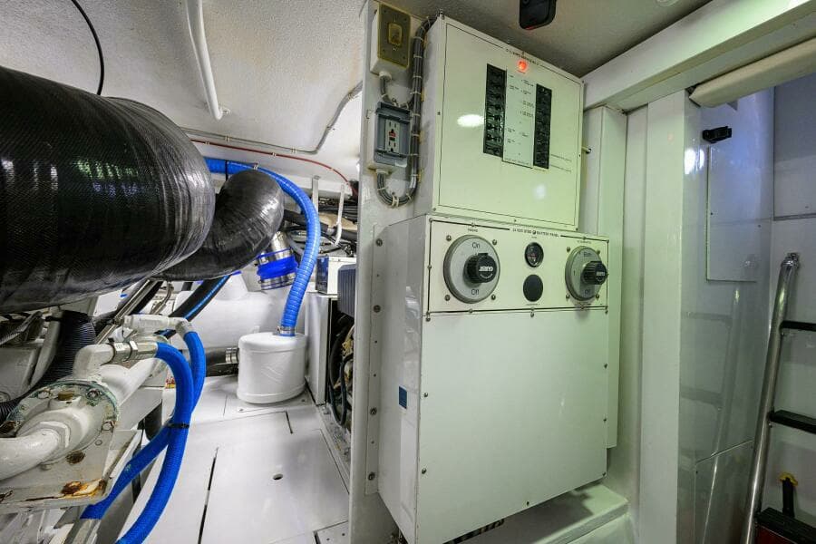 2001 Hatteras Convertible