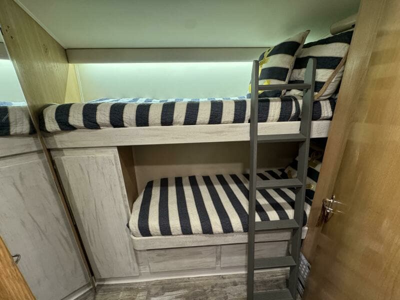 1994 Hatteras 54 Yacht