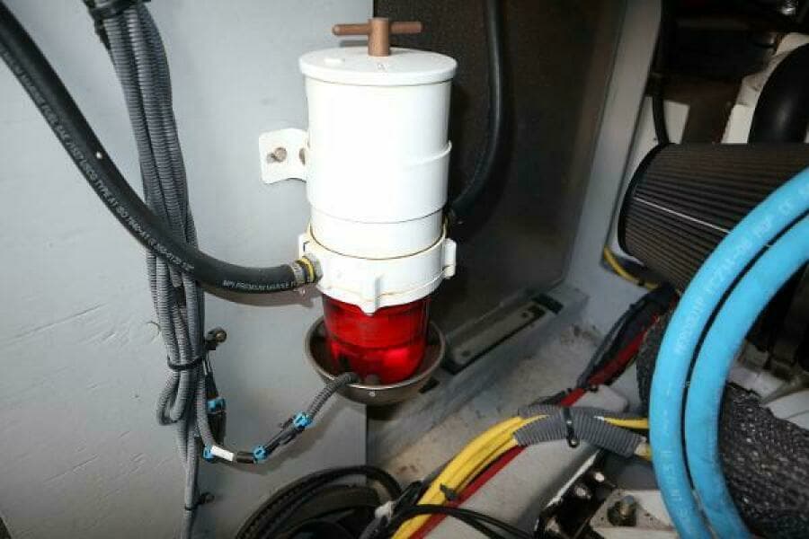 43 Meridian Sedan 411 - 