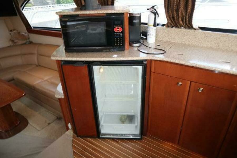 43 Meridian Sedan 411 - 