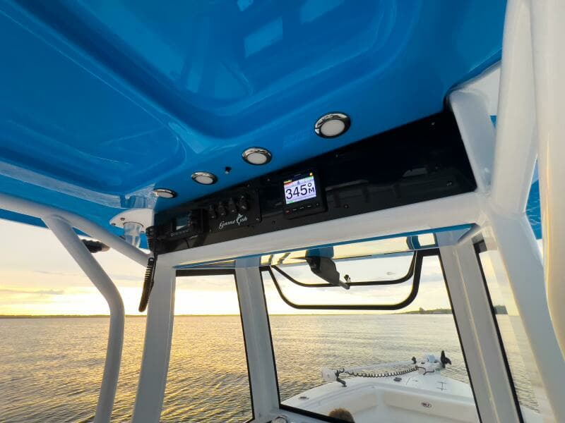 Sea Hunt 25 Gamefish - Overhead Electronics