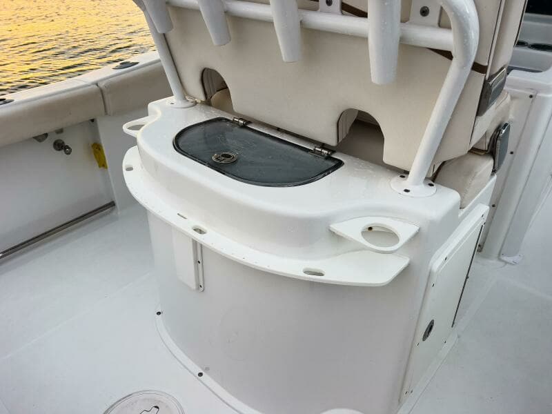 Sea Hunt 25 Gamefish - Livewell