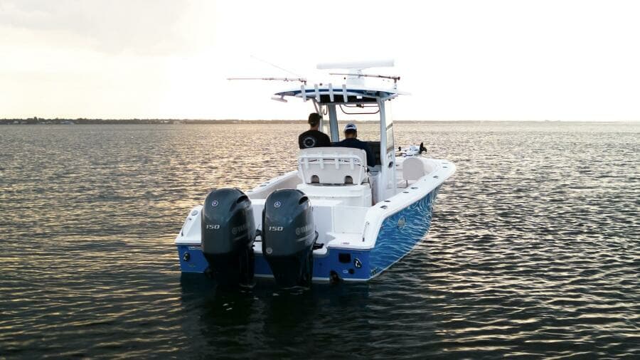 Sea Hunt 25 Gamefish - Aft Profile