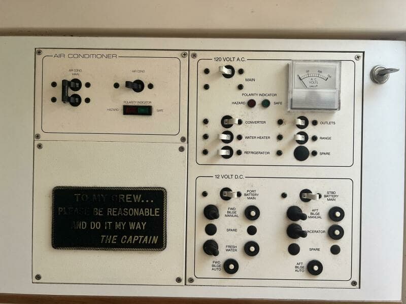 1996 Silverton 310 Express