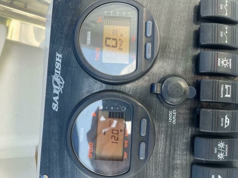 2009 Sailfish 1900 BB Bay Boat