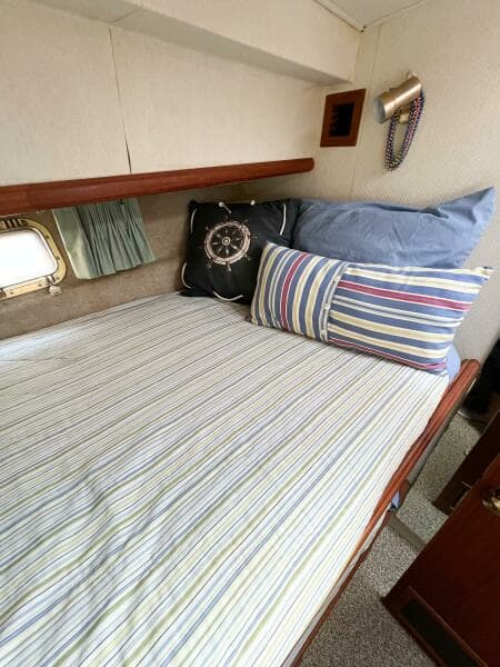 1987 Tollycraft 34 Sedan Sport