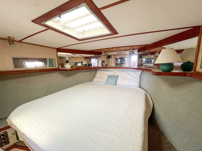 1987 Tollycraft 34 Sedan Sport