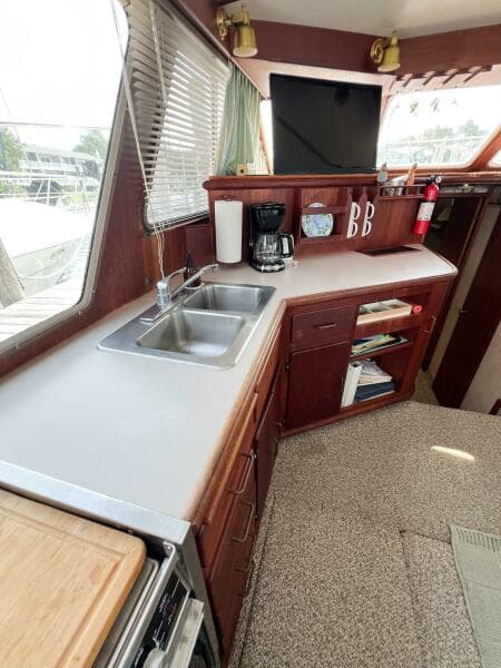 1987 Tollycraft 34 Sedan Sport