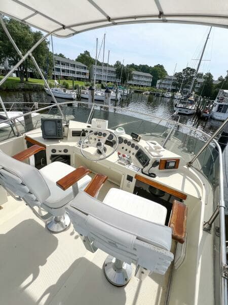 1987 Tollycraft 34 Sedan Sport