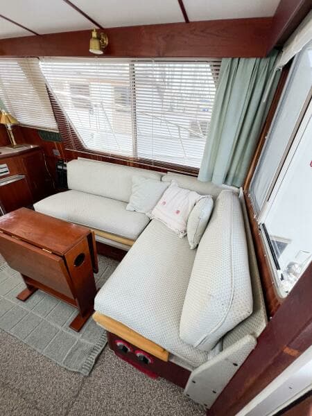 1987 Tollycraft 34 Sedan Sport