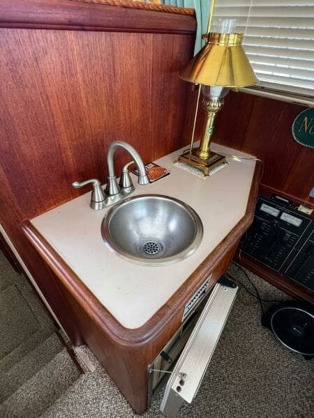 1987 Tollycraft 34 Sedan Sport