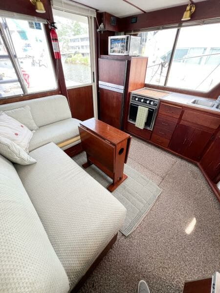 1987 Tollycraft 34 Sedan Sport