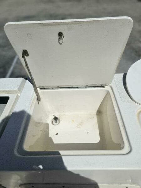 1995 Pursuit 2600 CC