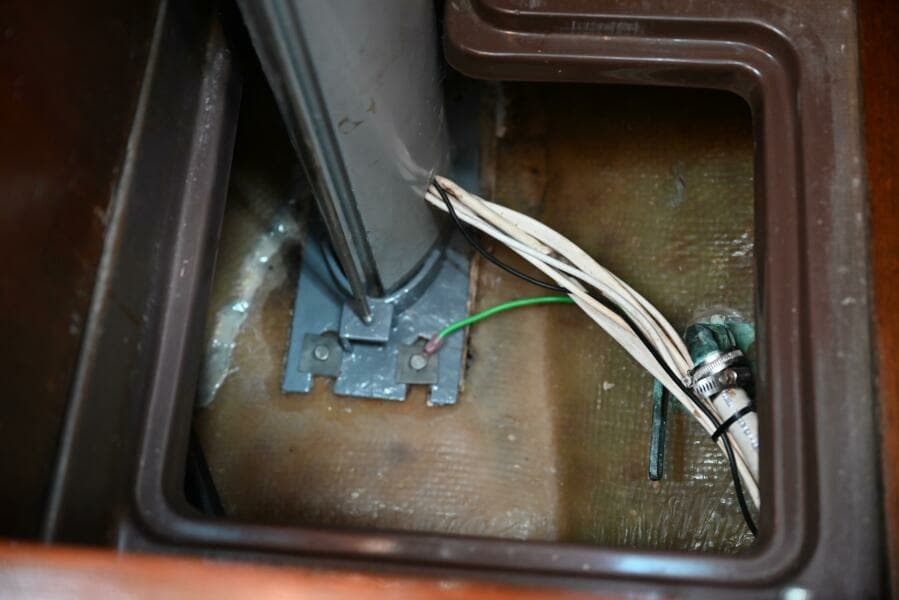 1980 Pearson Pilothouse 365