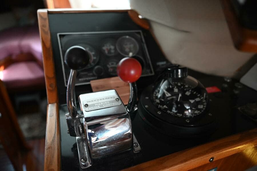 1980 Pearson Pilothouse 365