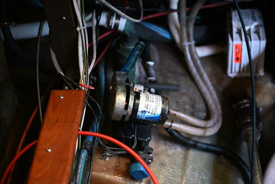 1980 Pearson Pilothouse 365