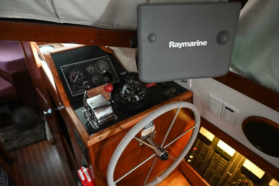 1980 Pearson Pilothouse 365