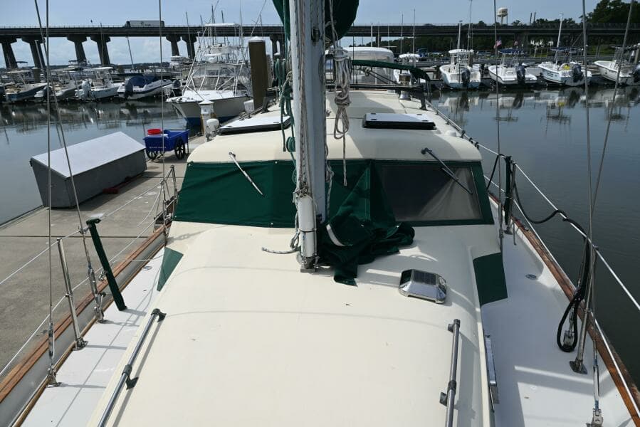 1980 Pearson Pilothouse 365