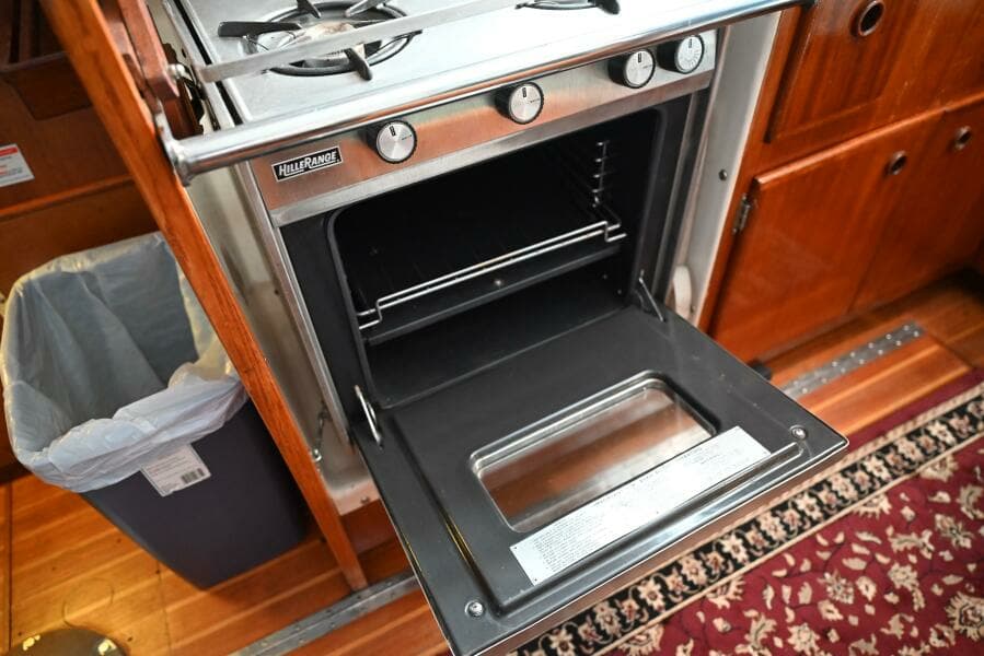 1980 Pearson Pilothouse 365