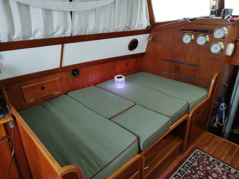 1980 Pearson Pilothouse 365