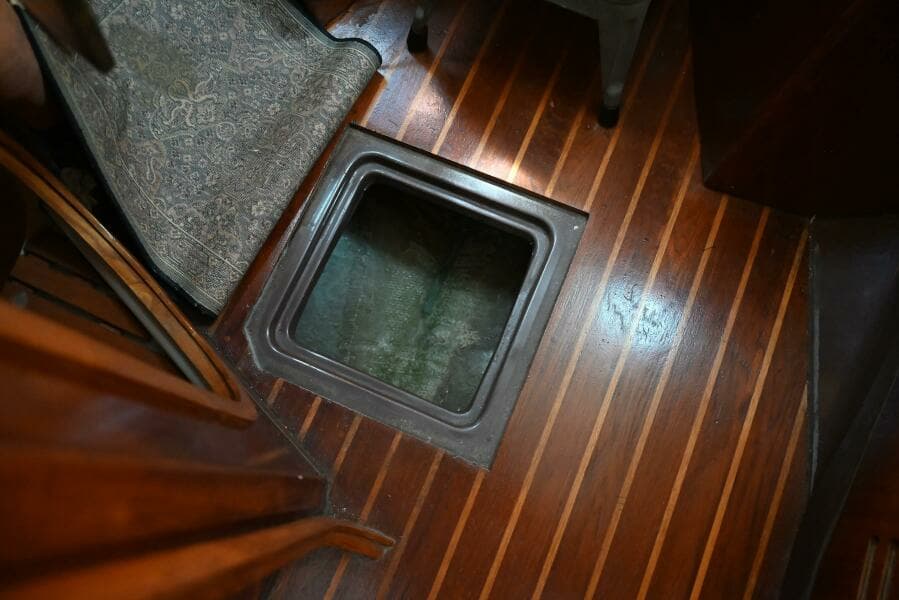 1980 Pearson Pilothouse 365