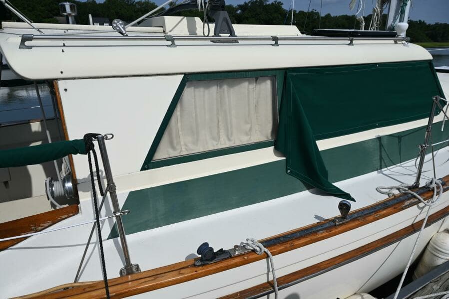 1980 Pearson Pilothouse 365