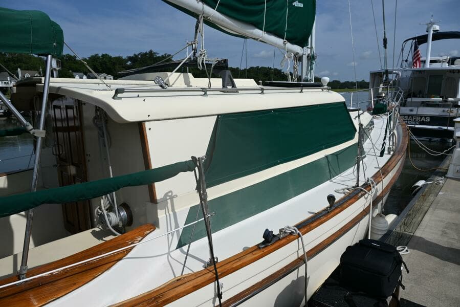 1980 Pearson Pilothouse 365