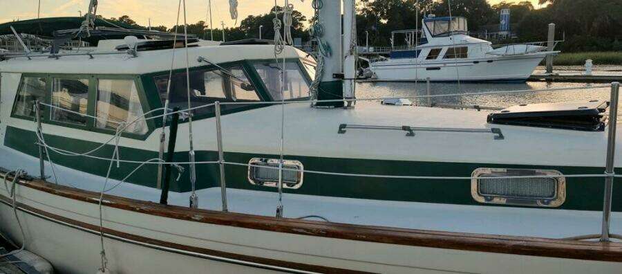 1980 Pearson Pilothouse 365