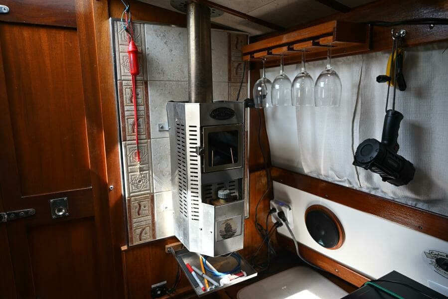 1980 Pearson Pilothouse 365