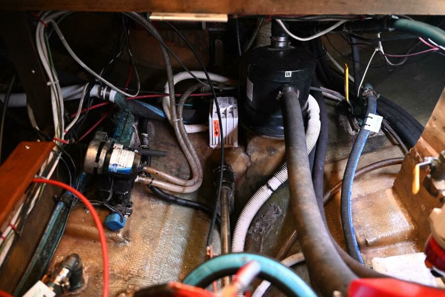 1980 Pearson Pilothouse 365