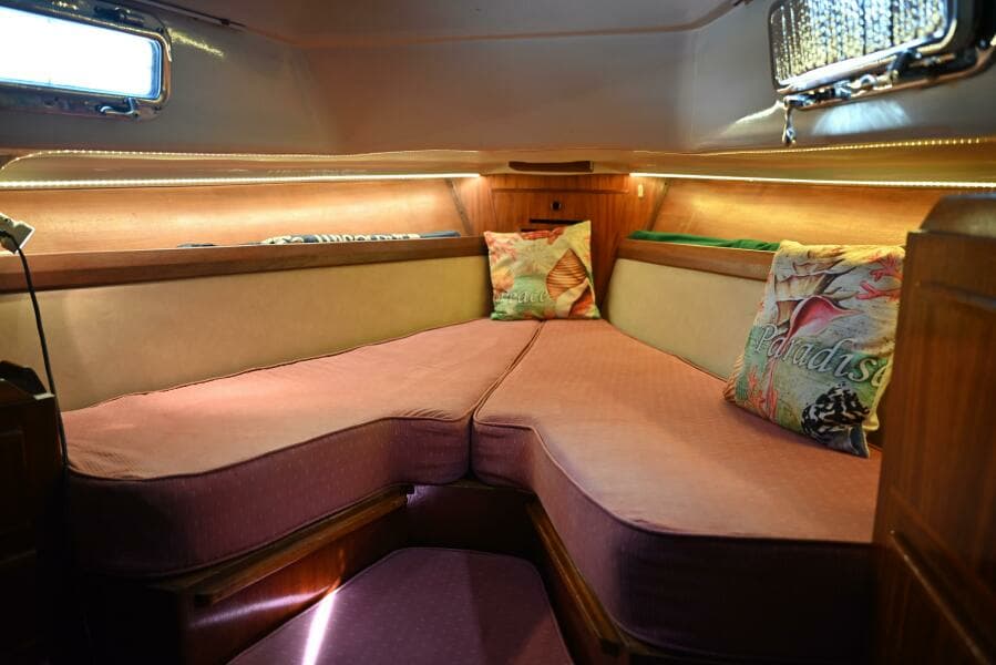 1980 Pearson Pilothouse 365