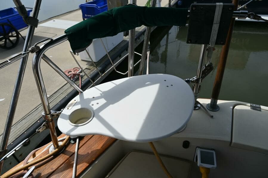 1980 Pearson Pilothouse 365