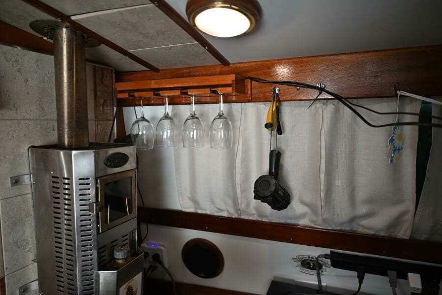 1980 Pearson Pilothouse 365