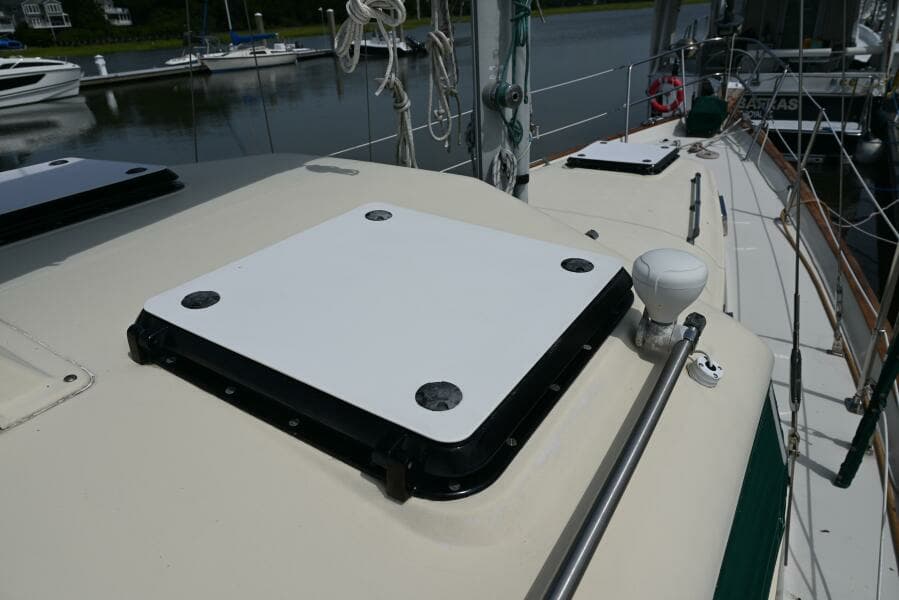 1980 Pearson Pilothouse 365