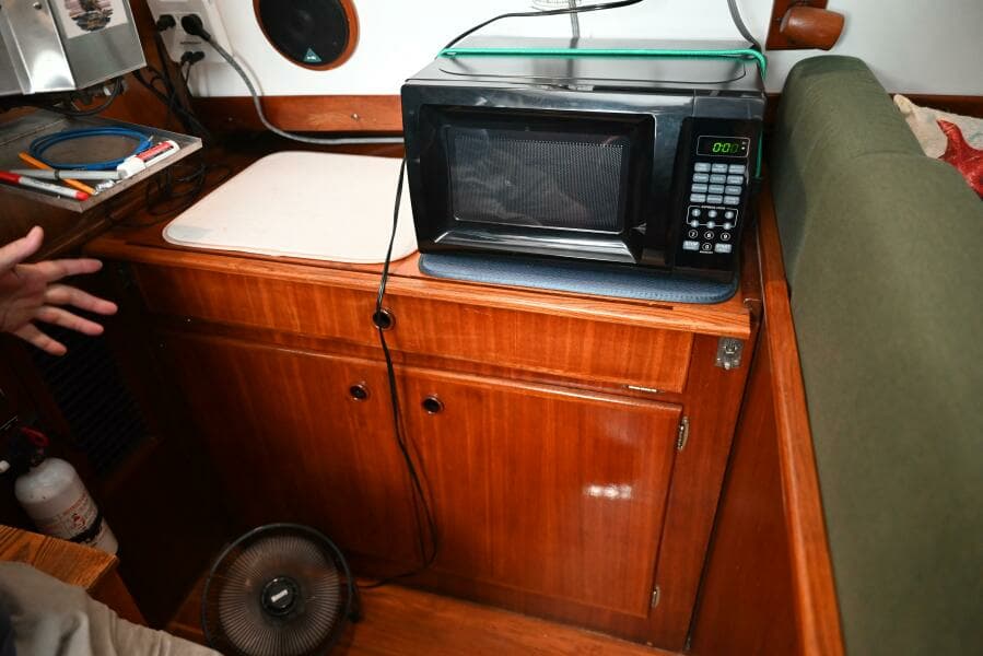 1980 Pearson Pilothouse 365