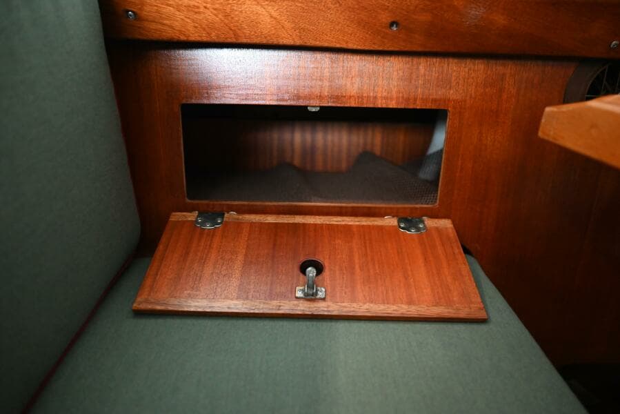 1980 Pearson Pilothouse 365