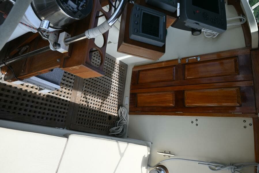 1980 Pearson Pilothouse 365