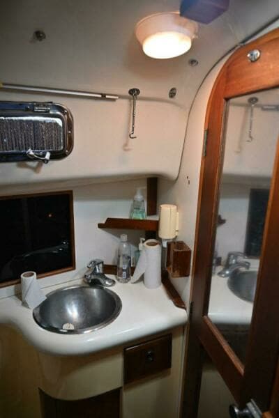 1980 Pearson Pilothouse 365