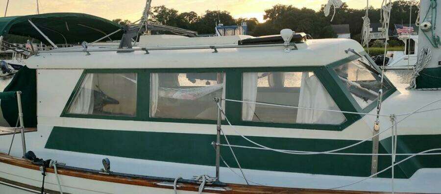 1980 Pearson Pilothouse 365