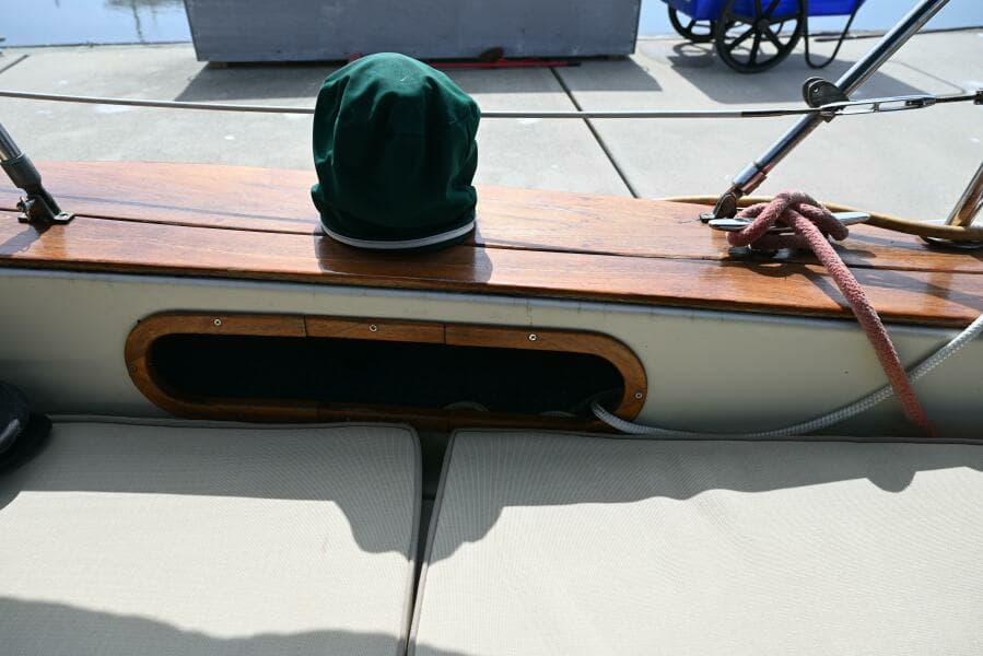 1980 Pearson Pilothouse 365