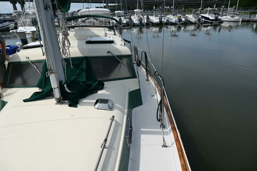 1980 Pearson Pilothouse 365