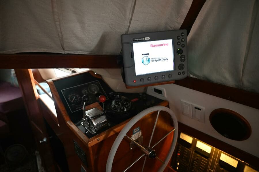 1980 Pearson Pilothouse 365