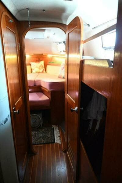 1980 Pearson Pilothouse 365