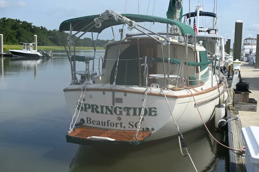 1980 Pearson Pilothouse 365