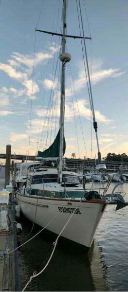 1980 Pearson Pilothouse 365